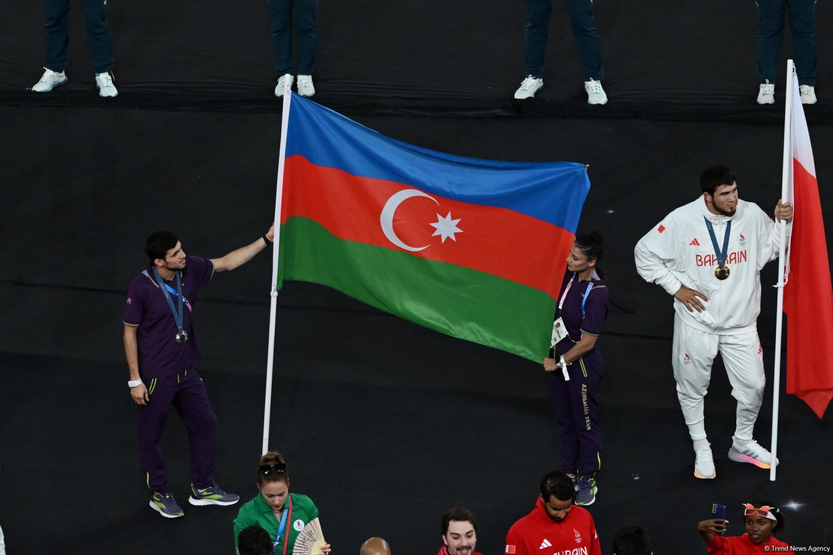 Azerbaijan participates in Olympics closing ceremony parade (PHOTO)