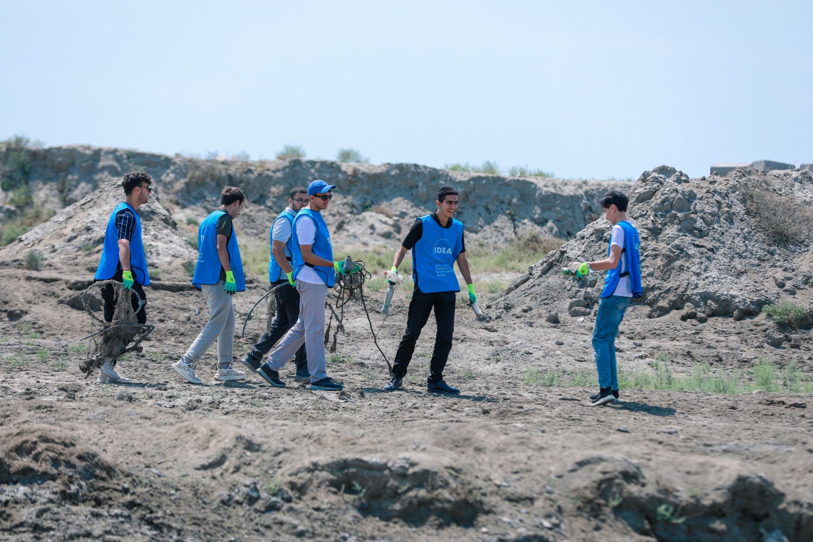 IDEA organizes another Kura riverbank cleanup in Azerbaijan (PHOTO)