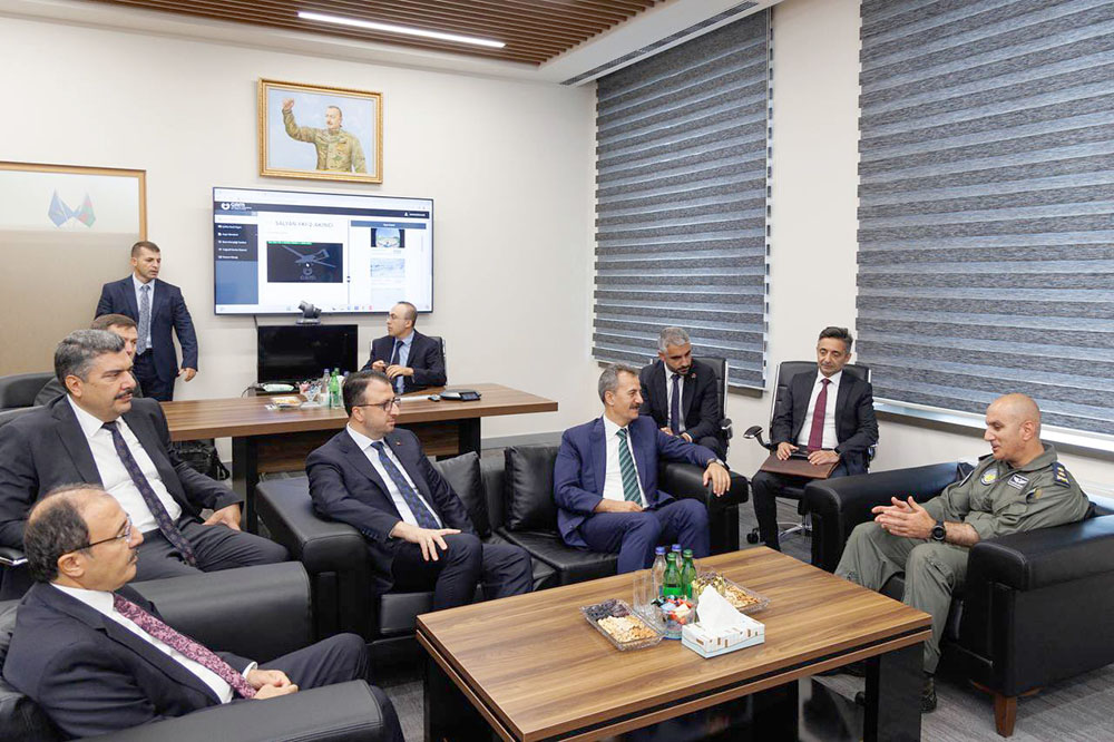 Azerbaijan and Türkiye discuss prospects of military-technical co-op (PHOTO)