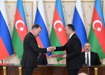 Azerbaijan, Russia exchange signed documents (PHOTO/VIDEO)