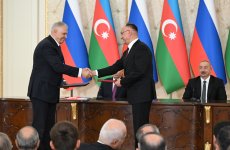 Azerbaijan, Russia exchange signed documents (PHOTO/VIDEO)