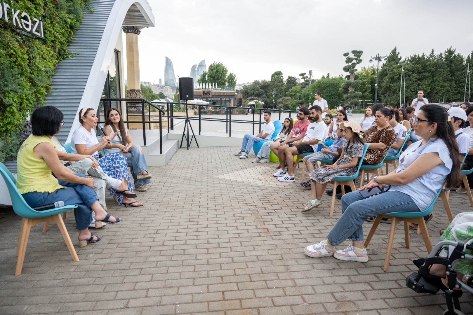 COP29 info center hosts sessions on climate and inclusivity (PHOTO)