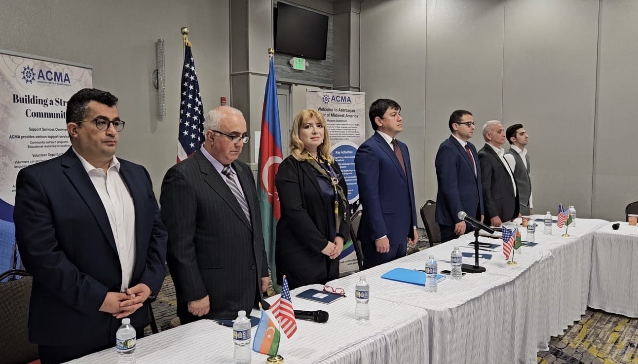 Azerbaijan's State Committee for Work with Diaspora holds meeting with compatriots in Illinois (PHOTO)