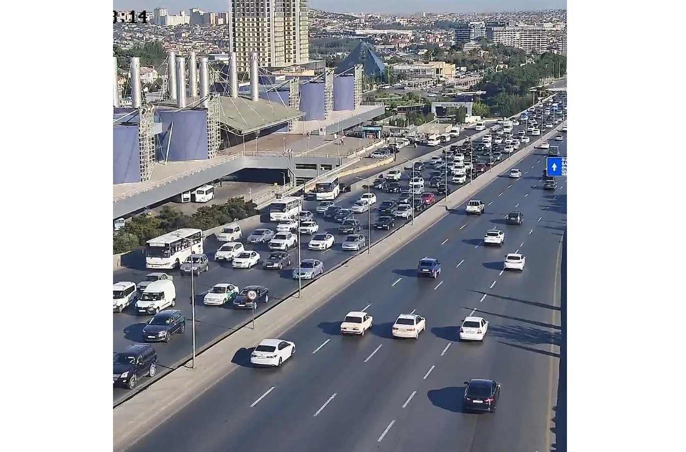 Sürücülərin NƏZƏRİNƏ: bu yollarda tıxac var - SİYAHI