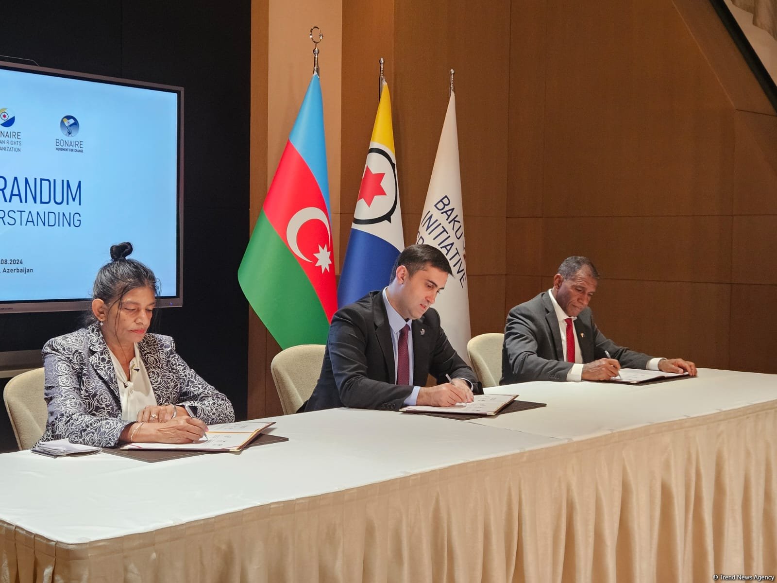 Baku Initiative Group and Bonaire sign co-op agreement