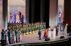 President Ilham Aliyev, First Lady Mehriban Aliyeva attend gala concert of masters of arts of Azerbaijan and Uzbekistan in Tashkent (PHOTO/VIDEO)