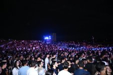 Heydər Əliyev Mərkəzinin parkında “Yay Festivalı” bağlanış konserti keçirilib (FOTO/VİDEO)