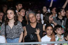 Heydər Əliyev Mərkəzinin parkında “Yay Festivalı” bağlanış konserti keçirilib (FOTO/VİDEO)