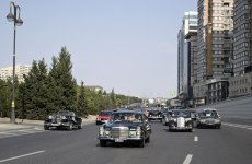 В Баку состоялись автопробег и выставка классических автомобилей (ФОТО)