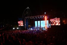 Heydər Əliyev Mərkəzinin parkında “Yay Festivalı” bağlanış konserti keçirilib (FOTO/VİDEO)