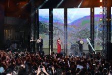 Heydər Əliyev Mərkəzinin parkında “Yay Festivalı” bağlanış konserti keçirilib (FOTO/VİDEO)