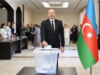 Prezident İlham Əliyev, Birinci xanım Mehriban Əliyeva və qızları Leyla Əliyeva səs veriblər (YENİLƏNİB) (FOTO/VİDEO)