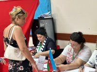 Azerbaijani citizens actively join voting for parliamentary election in Baku's Yasamal district (PHOTO)