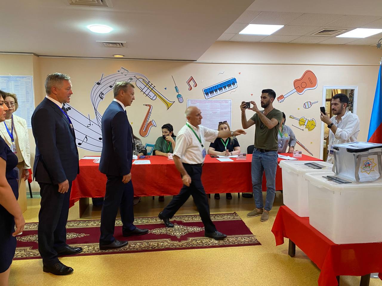 IPA CIS representatives monitor Azerbaijan's parliamentary election (PHOTO)