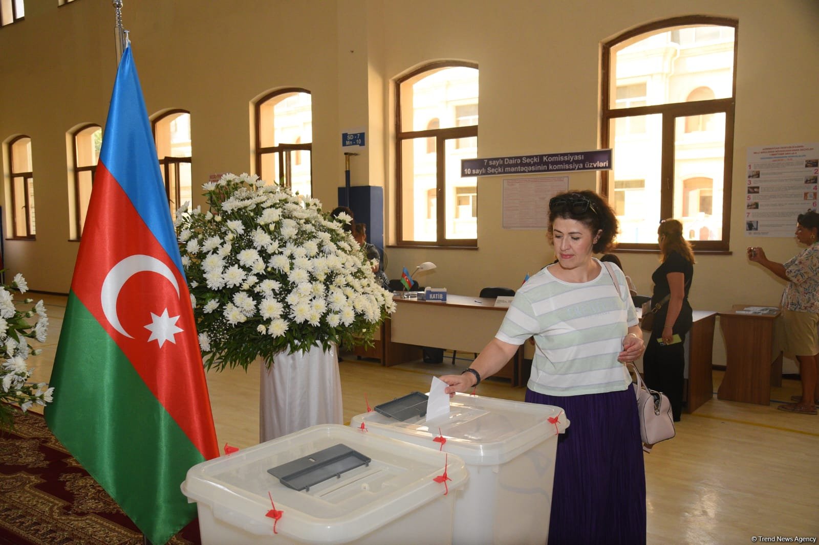 Azerbaijan's parliamentary election sees high voter turnout from very beginning (PHOTO)