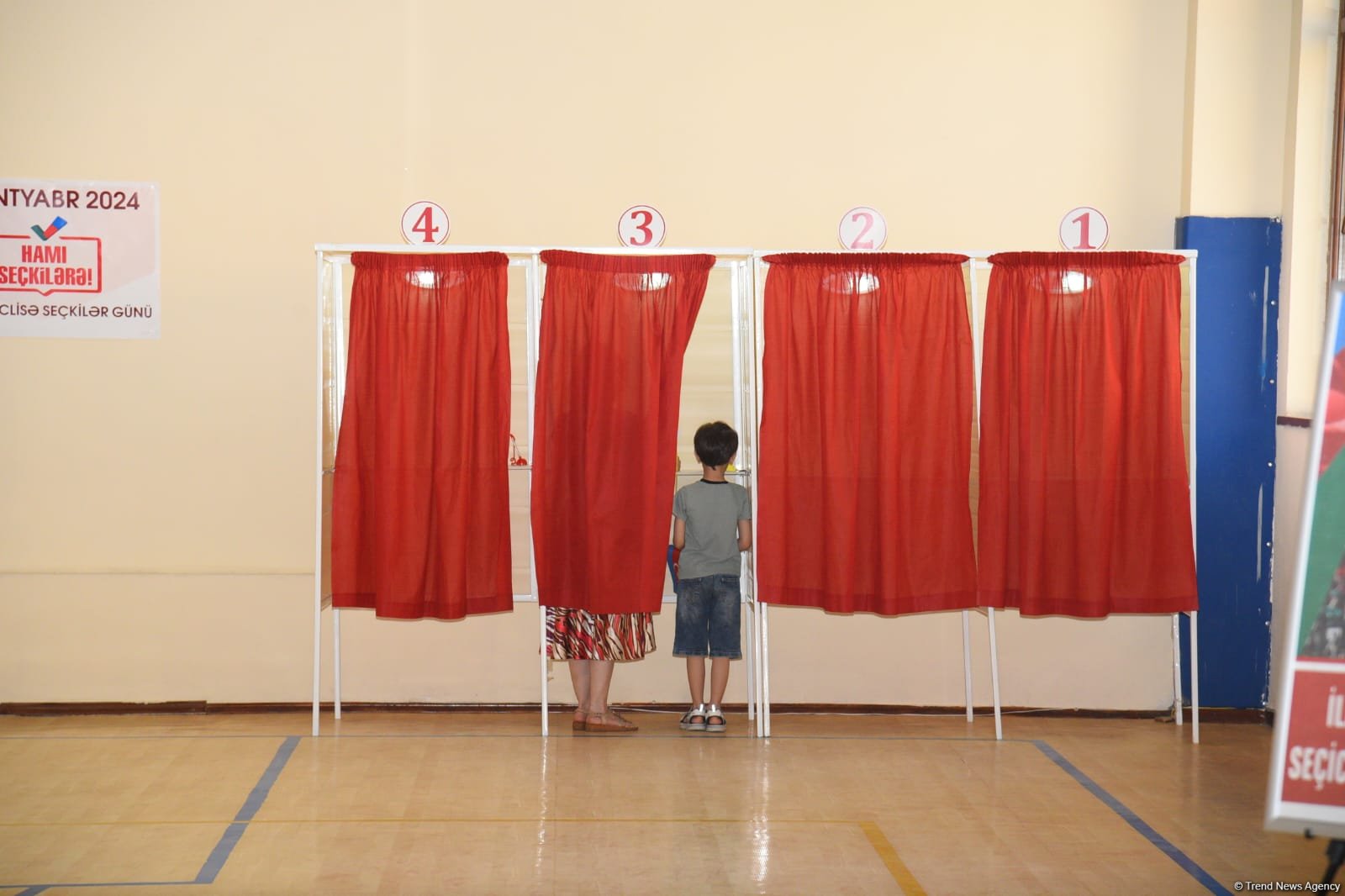 Azerbaijan's parliamentary election sees high voter turnout from very beginning (PHOTO)