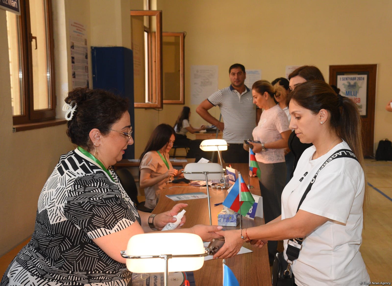 Azerbaijan's parliamentary election sees high voter turnout from very beginning (PHOTO)