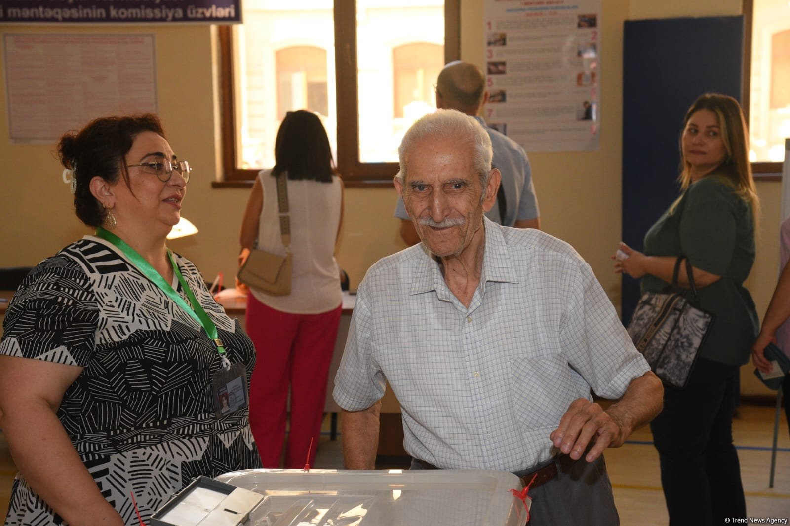 Azerbaijan's parliamentary election sees high voter turnout from very beginning (PHOTO)