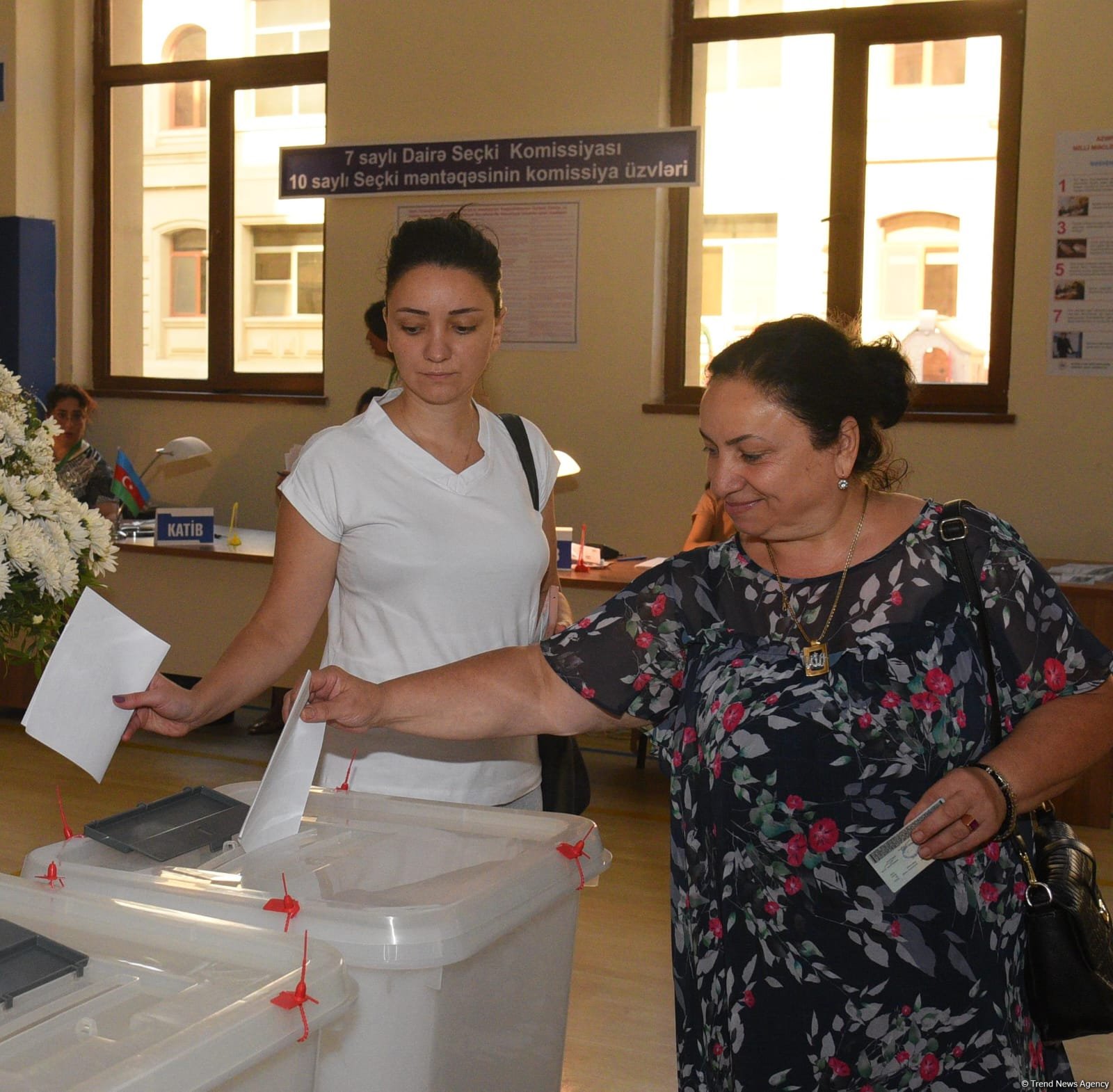 Azerbaijan's parliamentary election sees high voter turnout from very beginning (PHOTO)