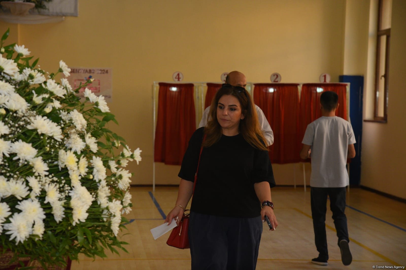 Azerbaijan's parliamentary election sees high voter turnout from very beginning (PHOTO)