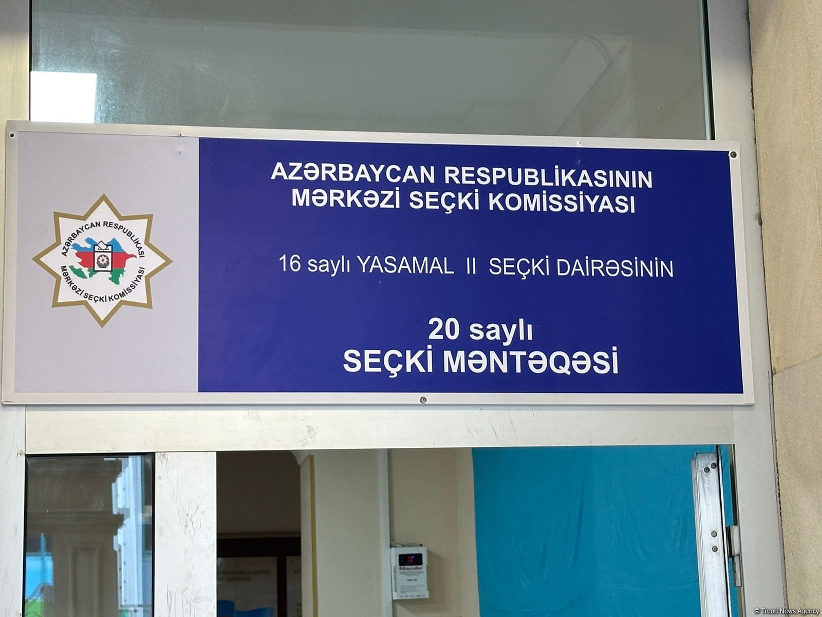 Azerbaijani citizens actively join voting for parliamentary election in Baku's Yasamal district (PHOTO)