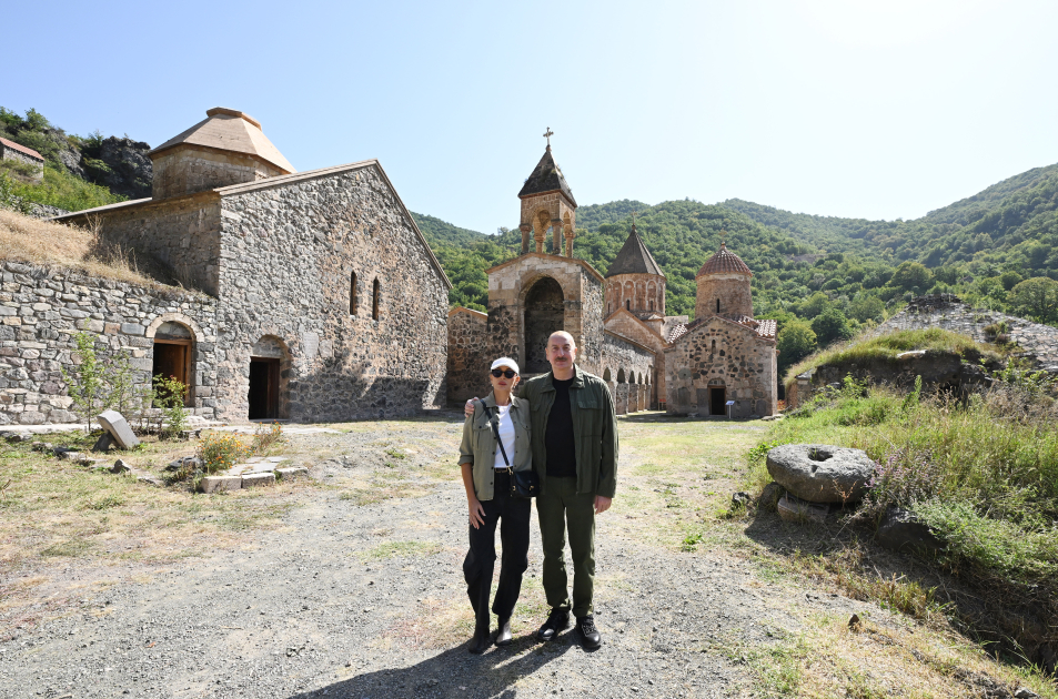 Prezident İlham Əliyev və Birinci xanım Mehriban Əliyeva Kəlbəcərdəki Xudavəng monastır kompleksində olublar (FOTO/VİDEO) (YENİLƏNİB)