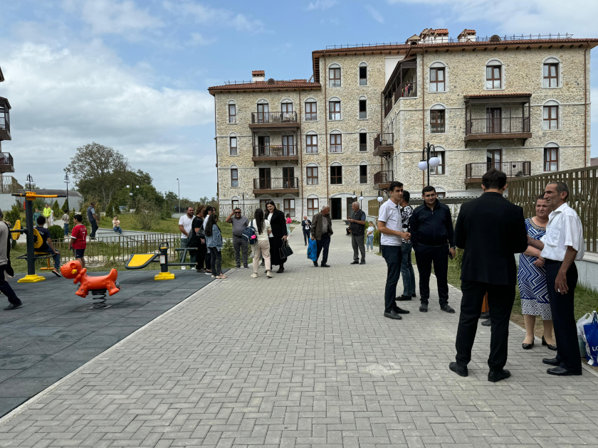 Şuşaya növbəti köç: daha 27 ailə doğma yurduna çatdı (FOTO)