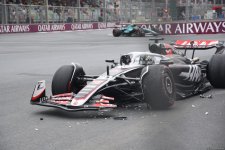 Formula 1 komandalarının üçüncü sərbəst yürüşləri zamanı qəza baş verdi (FOTO/VİDEO)