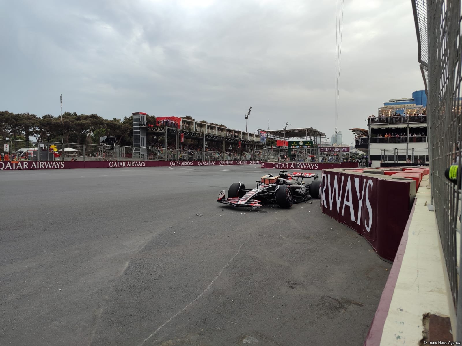 Formula 1 komandalarının üçüncü sərbəst yürüşləri zamanı qəza baş verdi (FOTO/VİDEO)