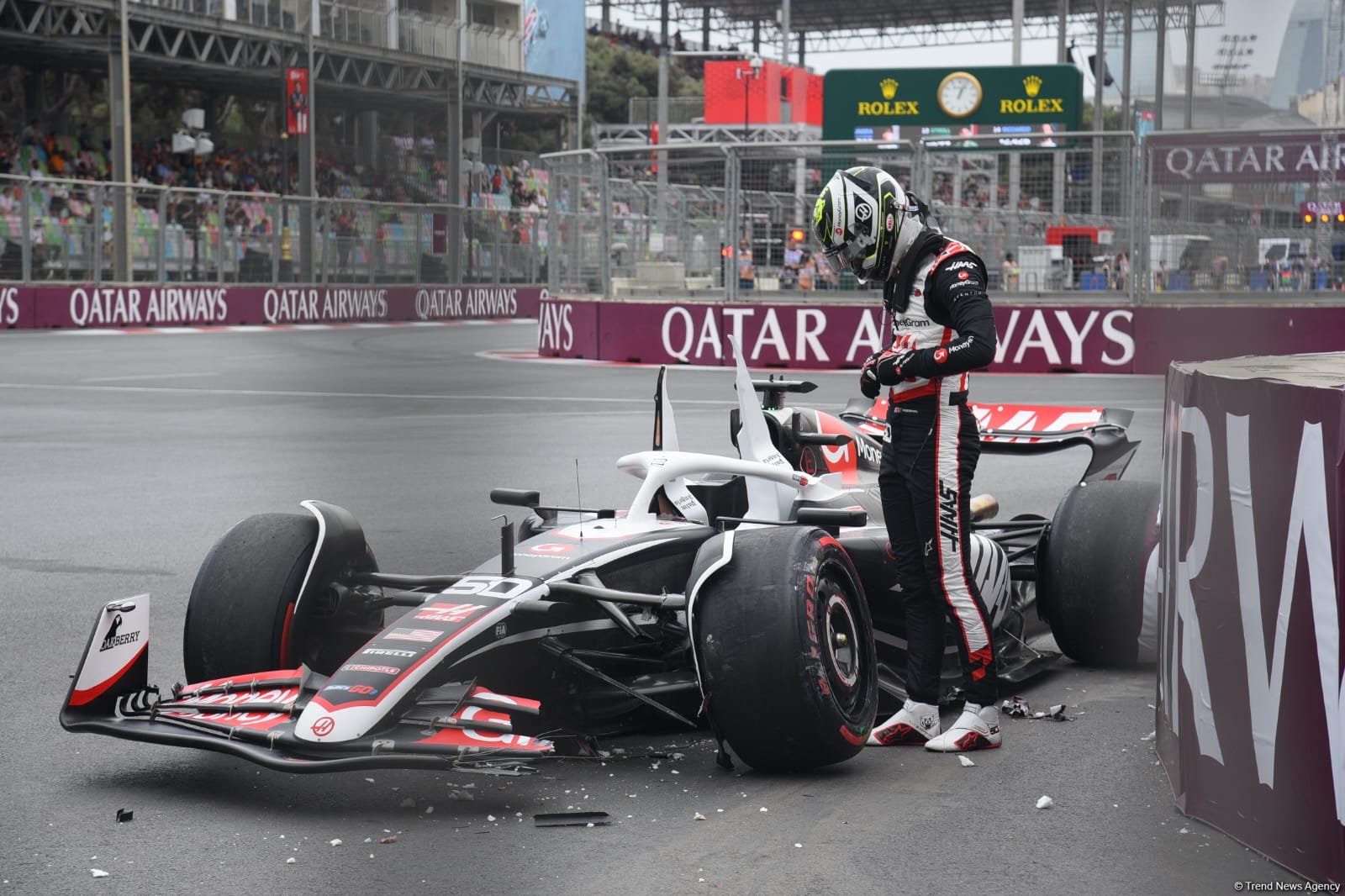 Formula 1 komandalarının üçüncü sərbəst yürüşləri zamanı qəza baş verdi (FOTO/VİDEO)