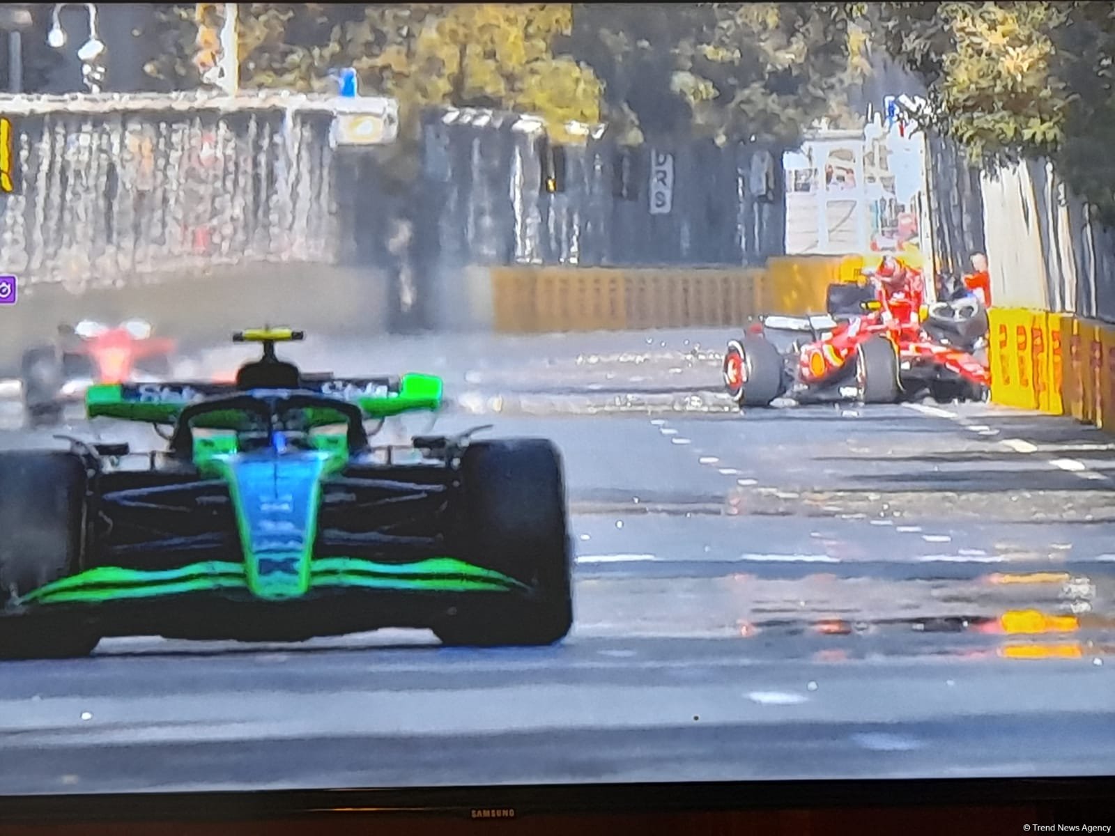 Bakıda "Formula 1" final yarışında ağır qəza baş verib (FOTO)