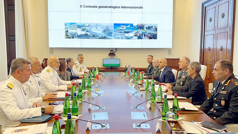 Azerbaijan, Italy discuss military cooperation development prospects