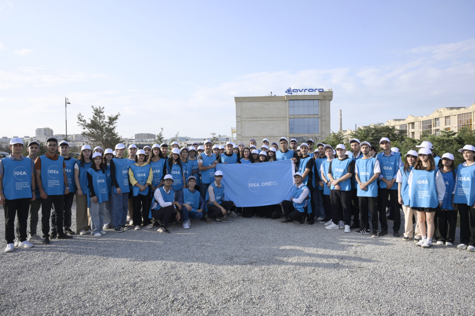 Heydər Əliyev Fondunun vitse-prezidenti Leyla Əliyeva Bakıda növbəti ağacəkmə aksiyasında iştirak edib (FOTO)