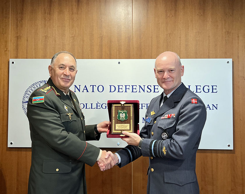 Azerbaijan, Italy discuss opportunities for military education co-op (PHOTO)