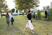 President of Heydar Aliyev Foundation Mehriban Aliyeva, family members participate in tree-planting event in Ganjlik Park (PHOTO)