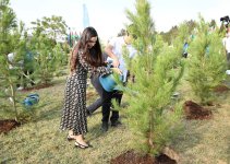 President of Heydar Aliyev Foundation Mehriban Aliyeva, family members participate in tree-planting event in Ganjlik Park (PHOTO)