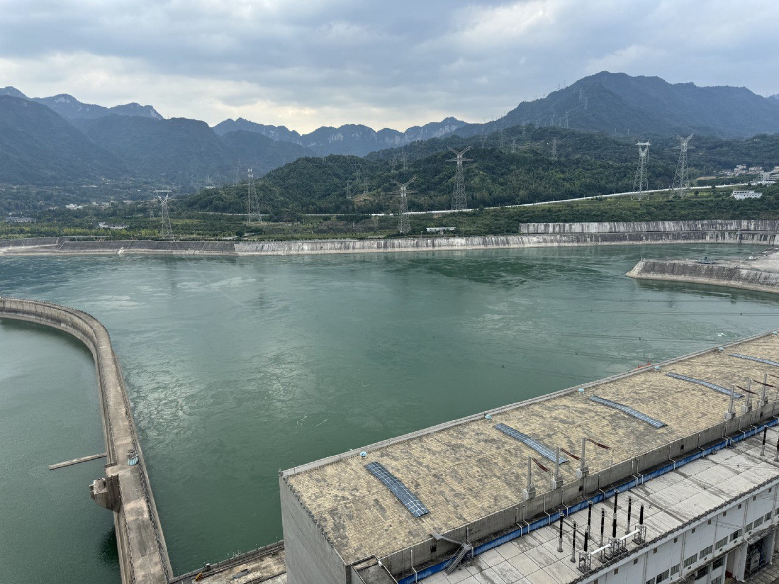 Kyrgyzstan opens doors to China for joint hydropower venture