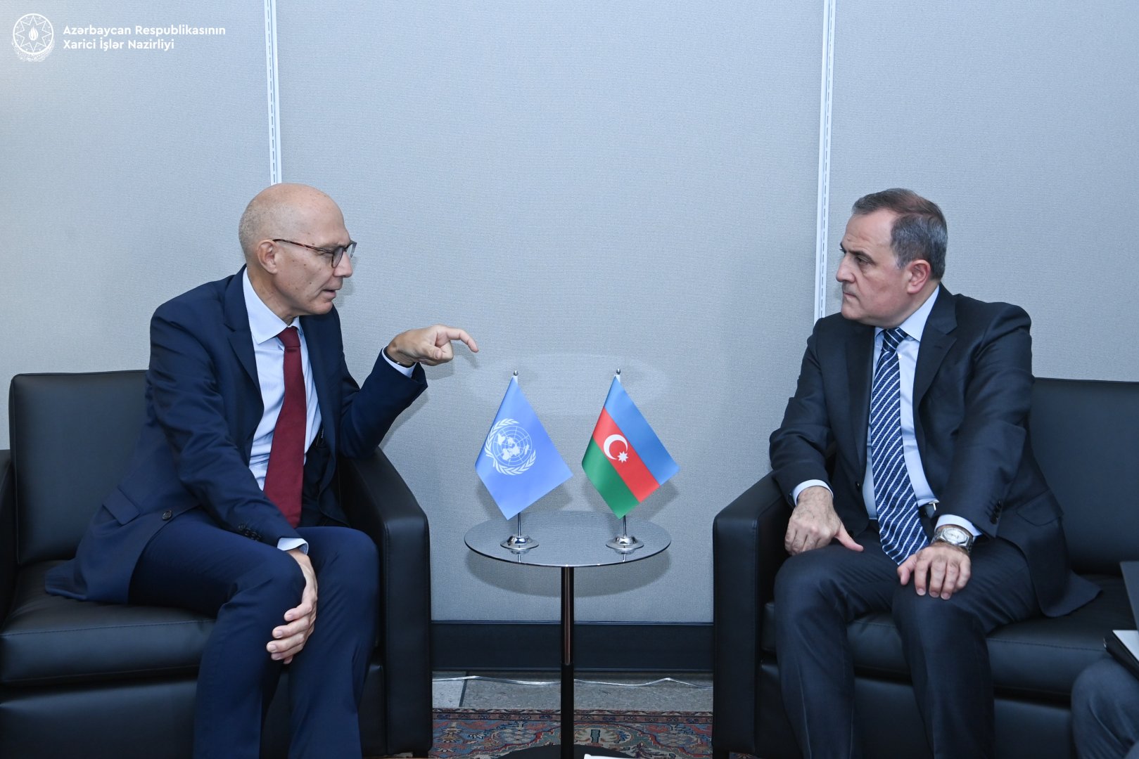 Azerbaijani FM exchanges views with UN High Commissioner (PHOTO)