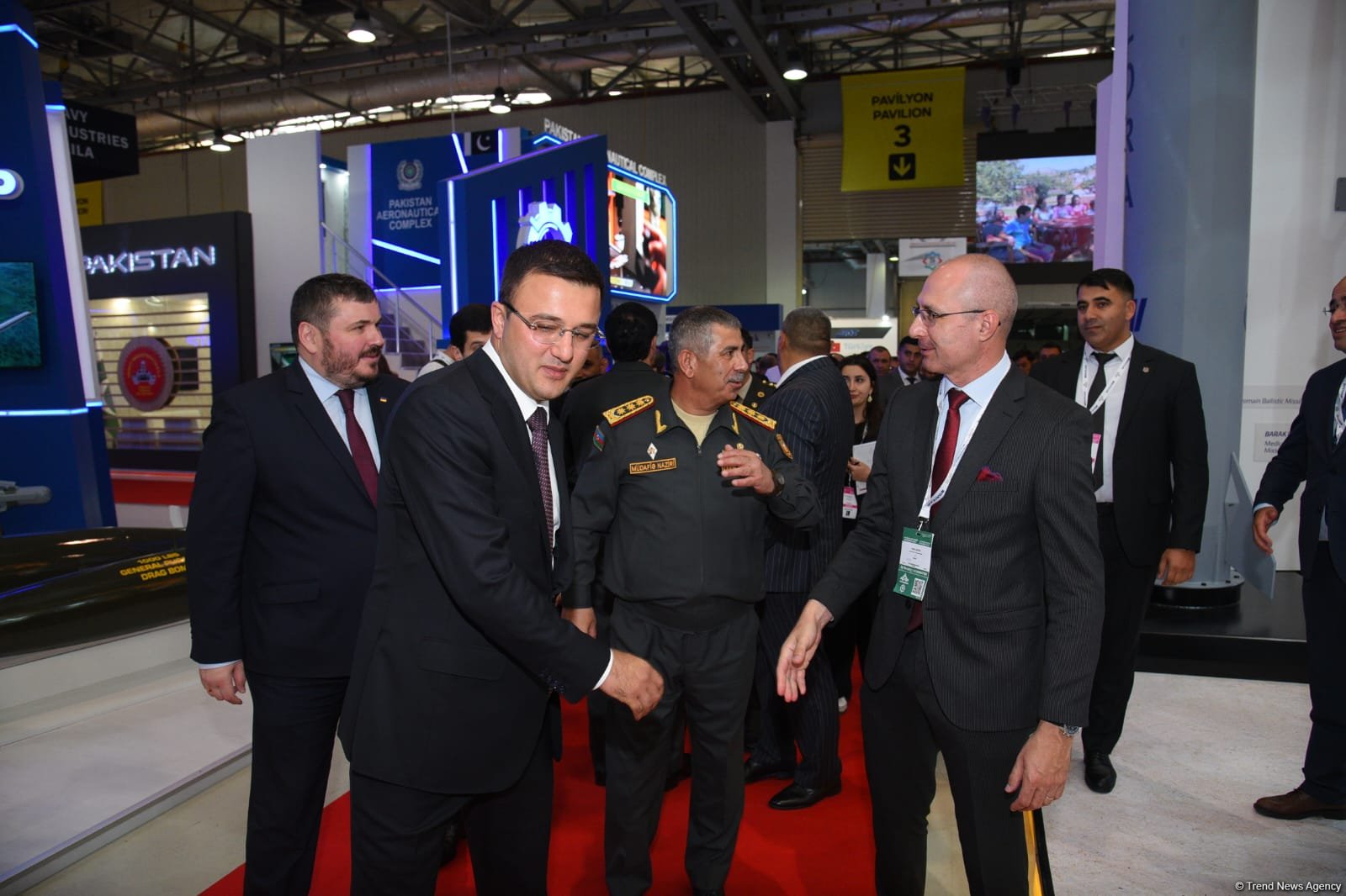 Azerbaijani defense minister reviews products of different countries at ADEX-2024 exhibition (PHOTO)