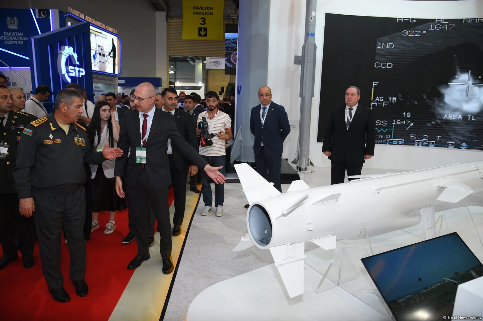 Azerbaijani defense minister reviews products of different countries at ADEX-2024 exhibition (PHOTO)