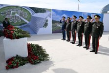 Azerbaijani defense ministry's leadership visit Victory Park on Remembrance Day (PHOTO)