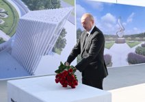 President Ilham Aliyev visits Victory Park (PHOTO/VIDEO)