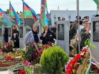 Азербайджанский народ чтит память шехидов Отечественной войны (ФОТО)