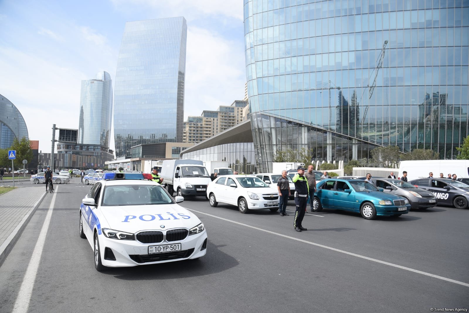 Azerbaijan honors memory of martyrs of Second Karabakh War with minute of silence (PHOTO/VIDEO)