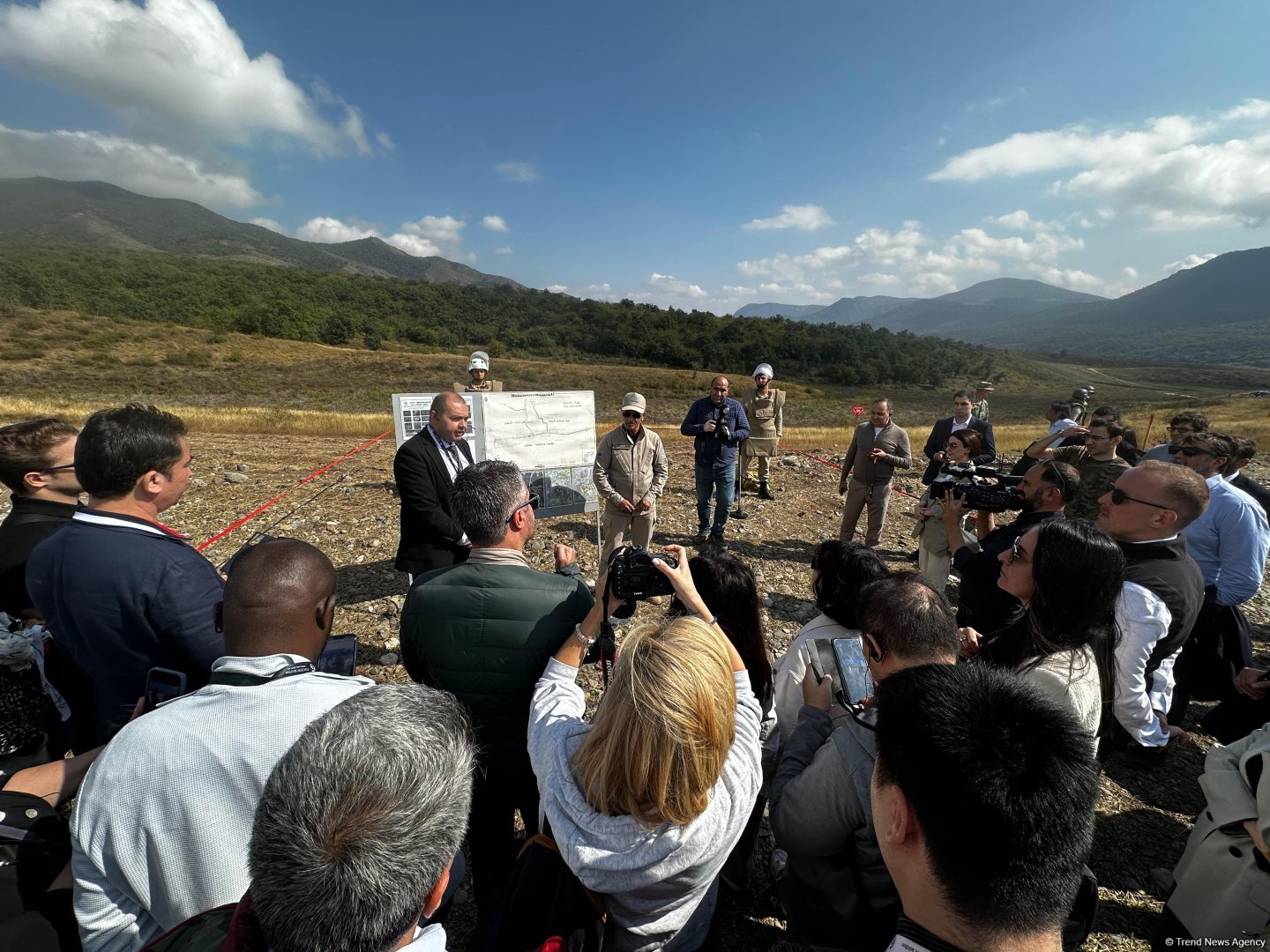 Int'l conference participants conduct mass grave inspection in Azerbaijan's Aghdara (PHOTO)