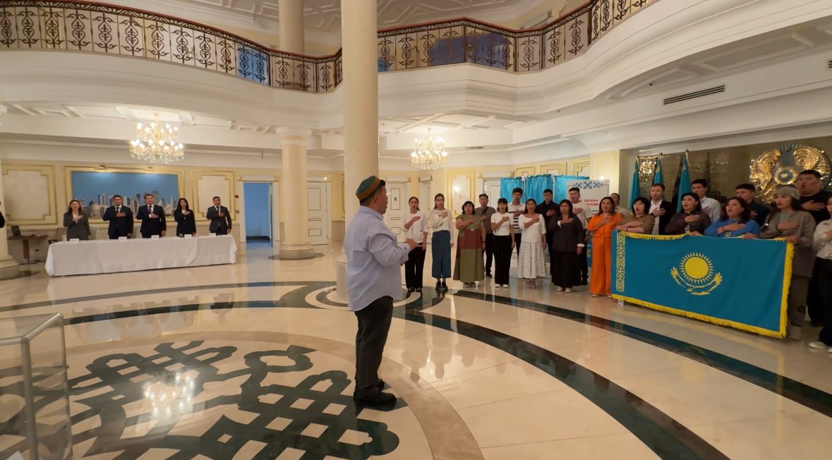 Bakıda Qazaxıstan səfirliyində referendum üzrə səsvermə üçün seçki məntəqəsi açılıb (FOTO/VİDEO)