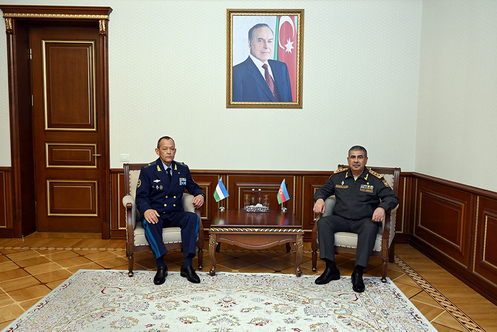 Azərbaycan və Özbəkistan arasında hərbi əməkdaşlıq məsələləri müzakirə edilib (FOTO)