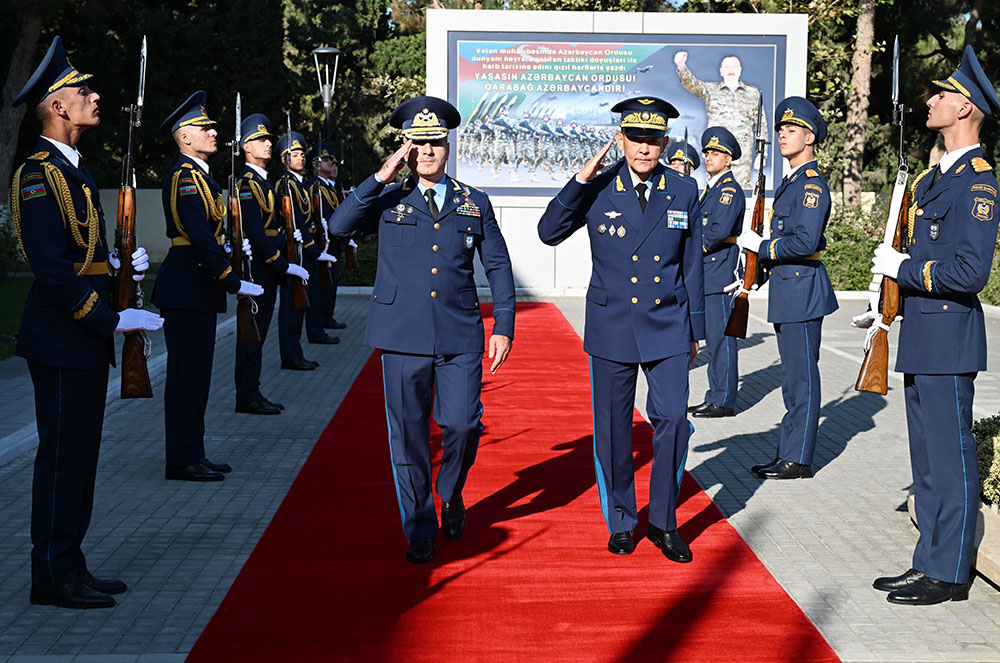 Azərbaycan və Özbəkistan arasında hərbi əməkdaşlıq məsələləri müzakirə edilib (FOTO)