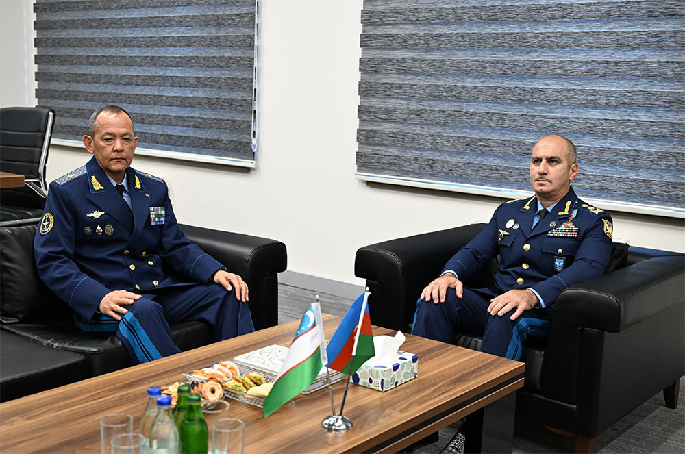 Azerbaijan and Uzbekistan tighten screws on their military ties (PHOTO)