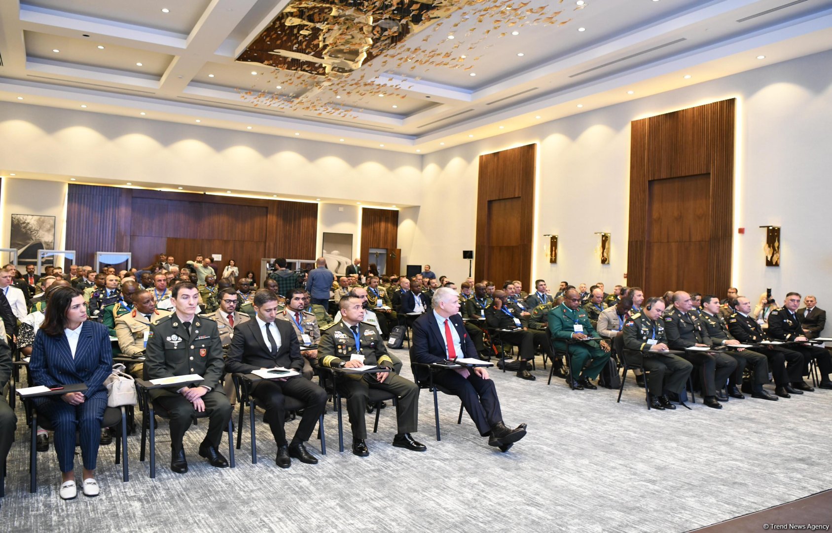 Bakıda “Hərbi əməliyyatların idarə olunmasında beynəlxalq qaydalar üzrə yüksək səviyyəli seminar” keçirilir (FOTO)